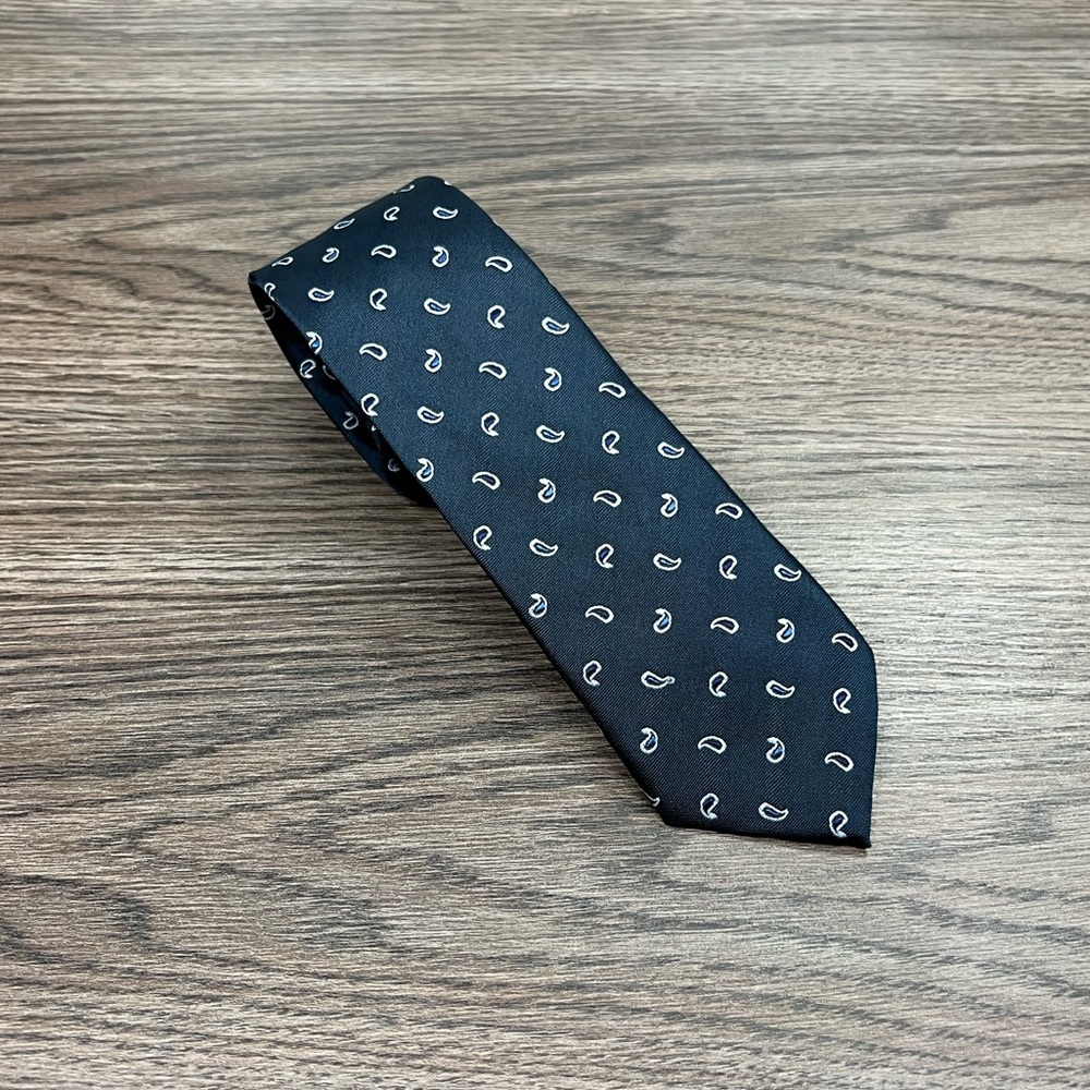 Sovereign Code Navy w/ White & Blue Paisley Skinny Tie